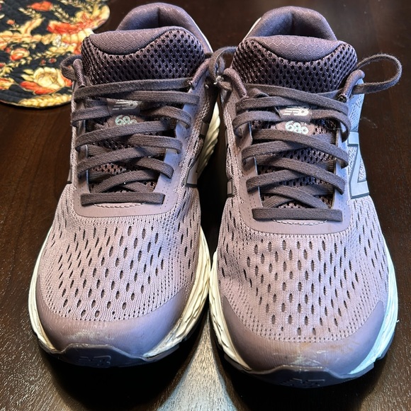 New Balance 680 running shoes size 9 - Picture 1 of 5